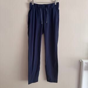 Lululemon On The Fly Pant Navy Blue Travel Lounge Pants Size 2 W5BLPS